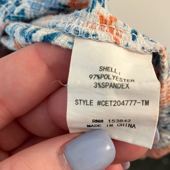 Floral Ruffle Sleeve Top - Picture 5 of 7